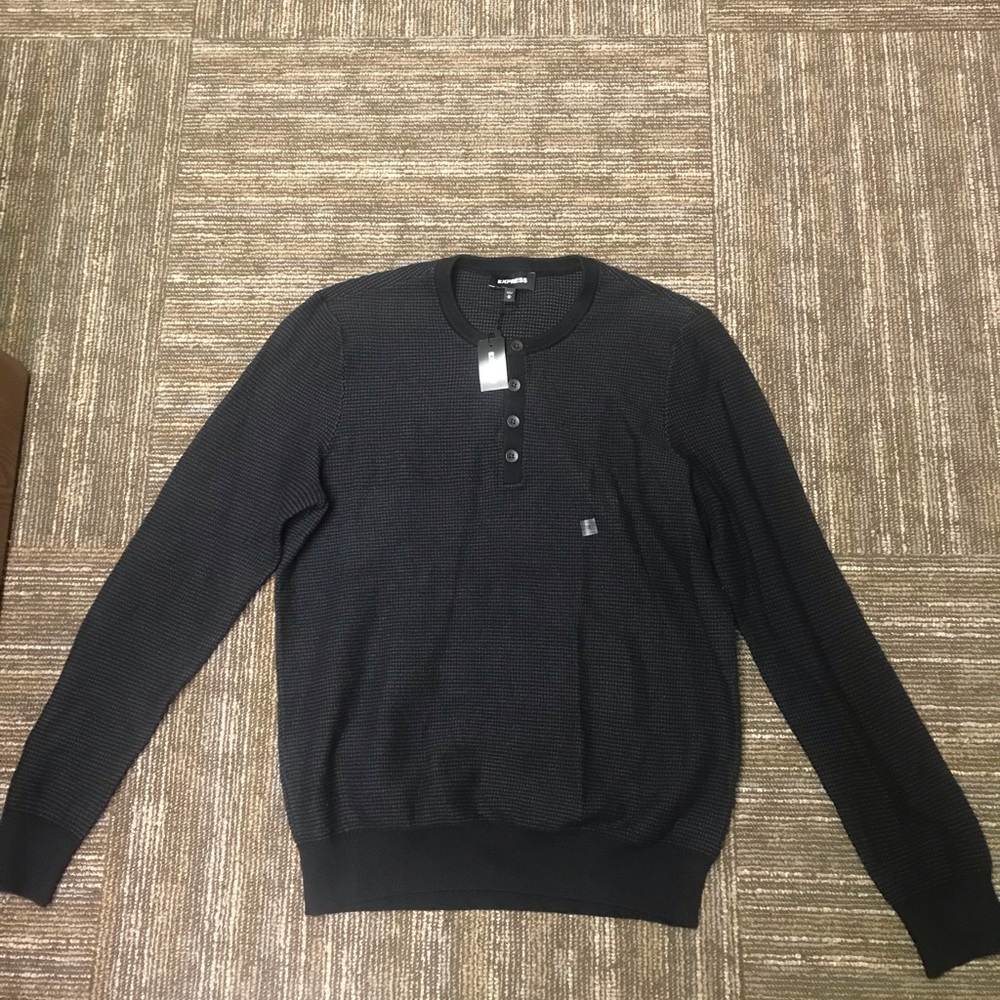 NEW WITH TAGS MENS EXPRESS CREWNECK SIZE MEDIUM